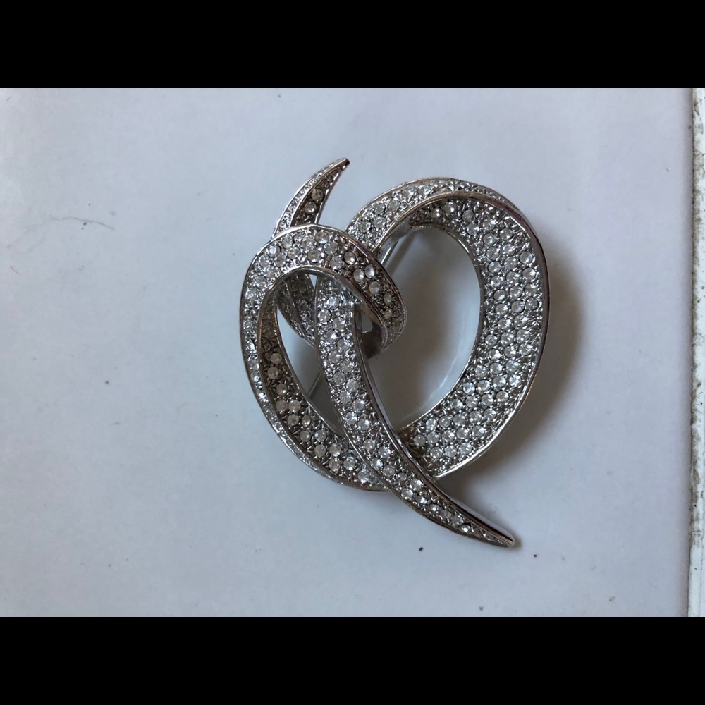 Vintage brooch with crystals